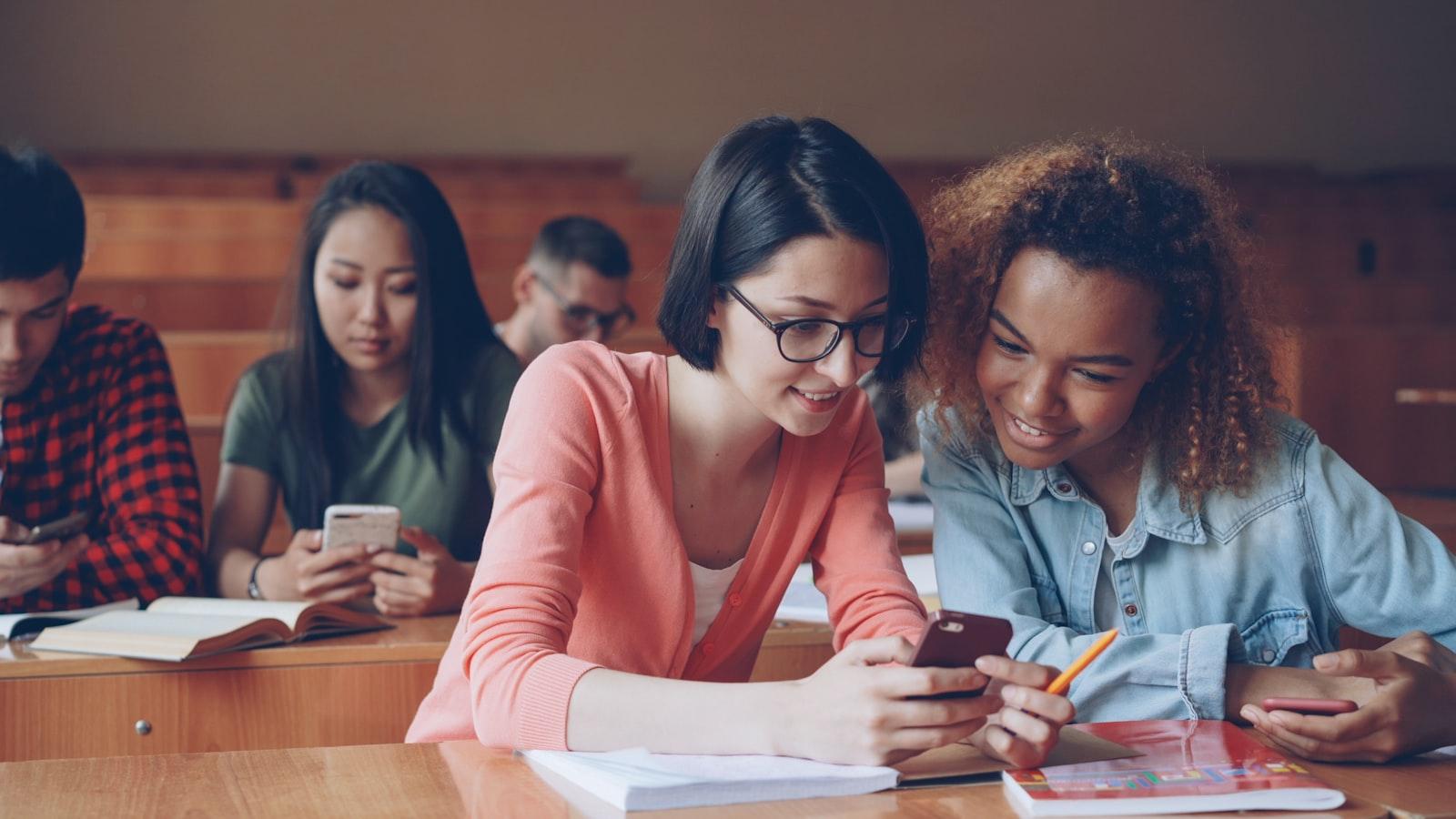 Brain Fog in Teenagers: What It Means and What Helps article illustration