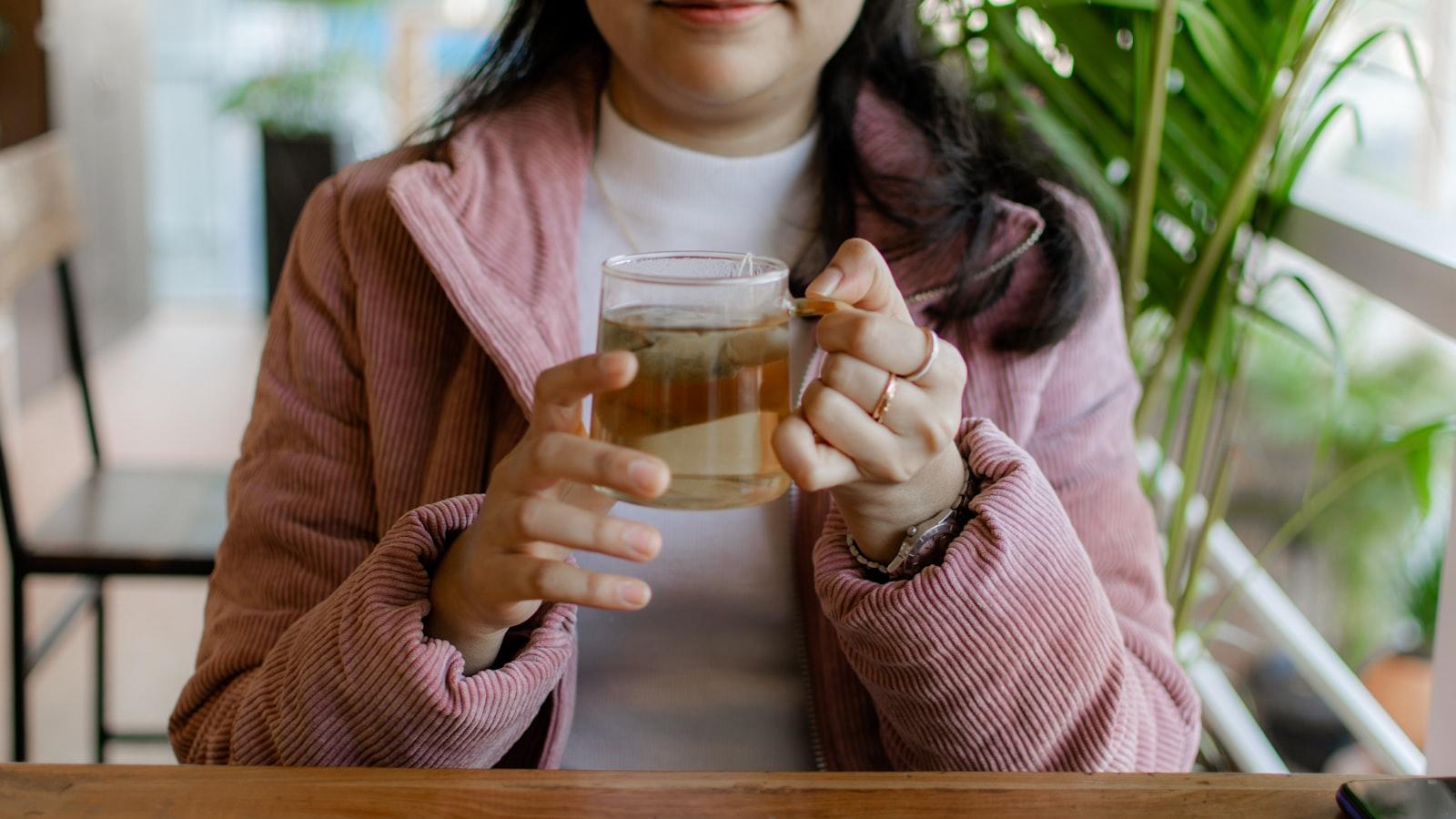 Why You Get Bloating Under Stress (and What Helps) article illustration